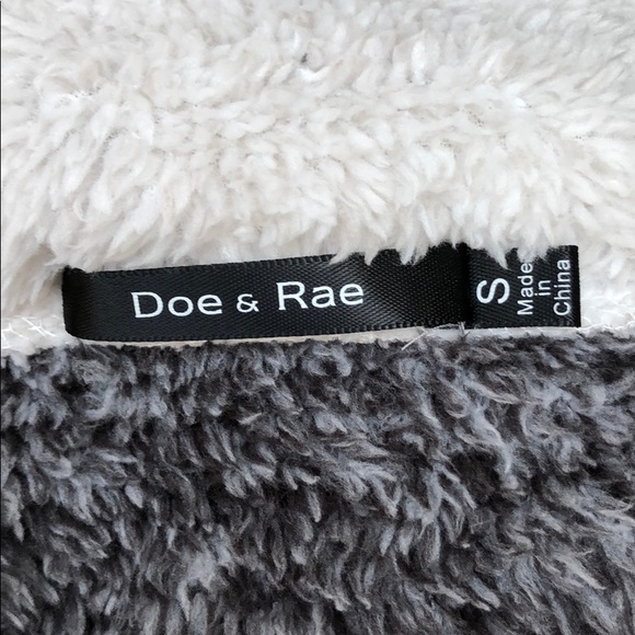 Doe & Rae Fuzzy Pullover - Picture 7 of 8